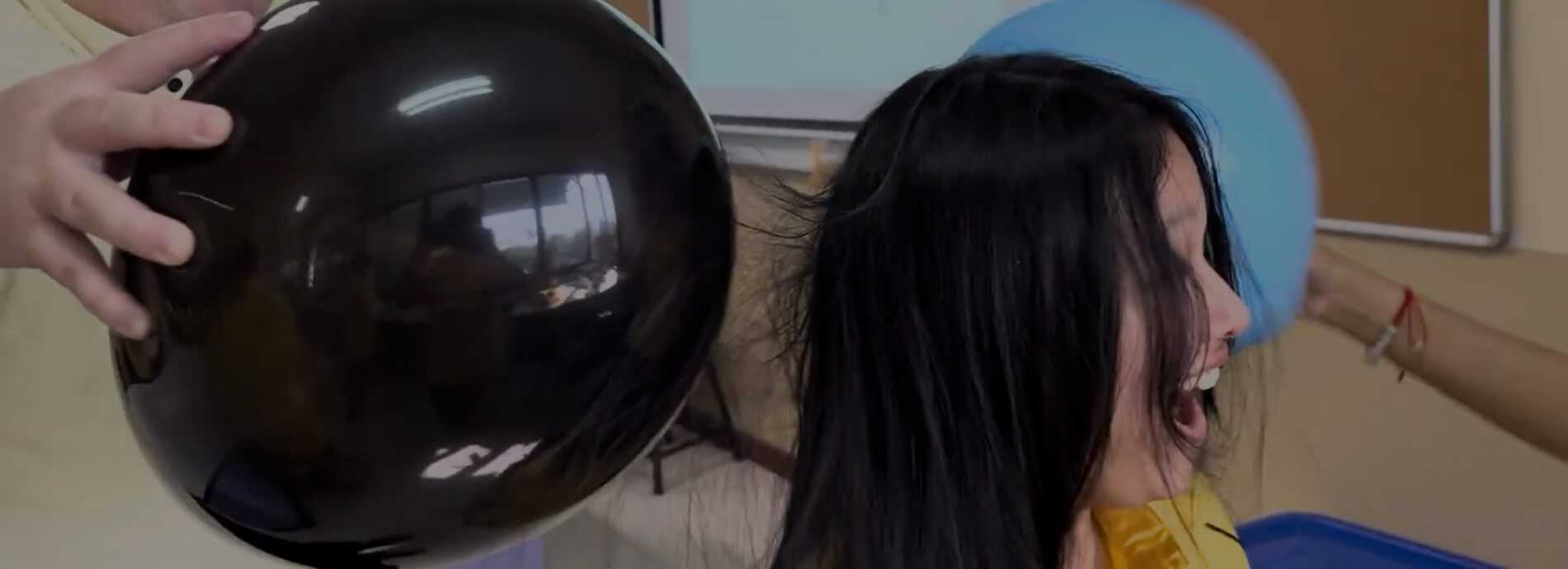 Balloon and Hair Static Electricity Experiment_Electric Charges in Action