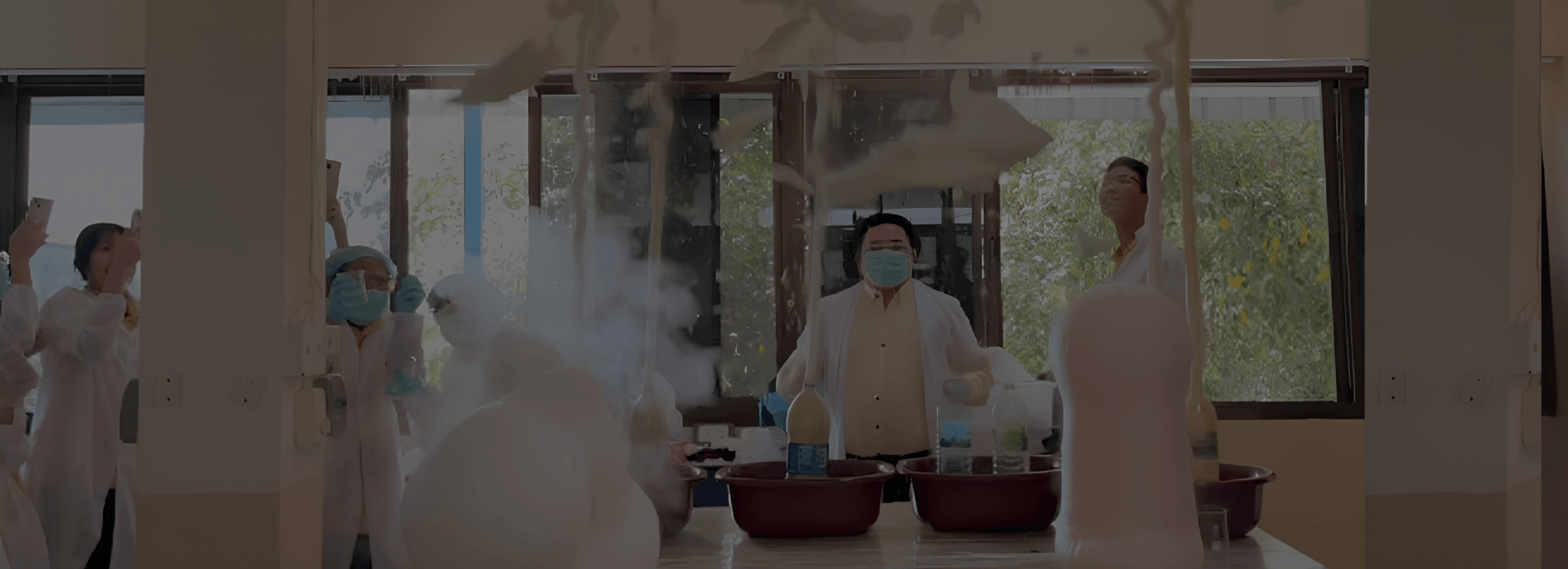 Elephant’s Toothpaste Experiment_Exploring Catalysts and Exothermic Reactions